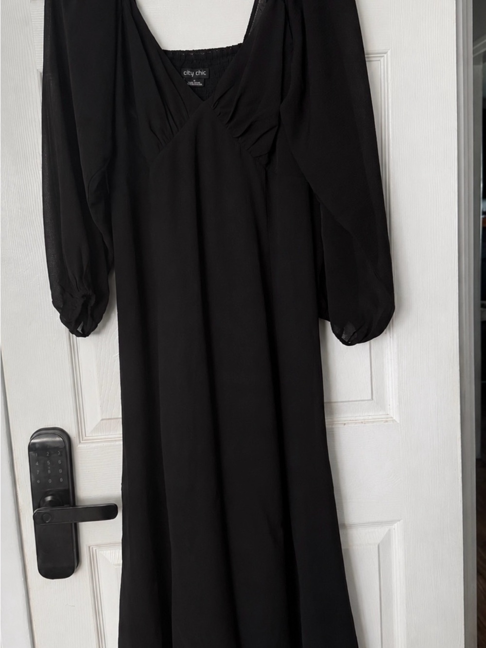 City Chic Black Long Sleeve V-Neck Midi Dress - Picture 2 of 2
